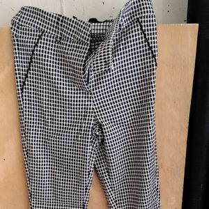 Iris black and white pants